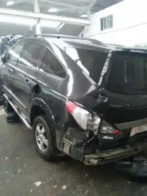 Sloopvoertuig ssangyong rodius xdi van het jaar 2006 aangedreven d27dt