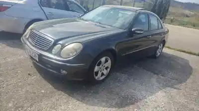 Véhicule à la ferraille MERCEDES-BENZ CLASE E (W211) BERLINA CLASE E W211 de l'année 2004 alimenté 735247