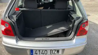 Veicolo di demolizione volkswagen polo (9n1) conceptline dell'anno 2002 alimentato 