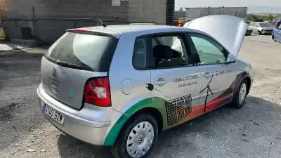 Veicolo di demolizione volkswagen polo (9n1) conceptline dell'anno 2002 alimentato 