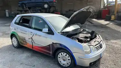 Veicolo di demolizione volkswagen polo (9n1) conceptline dell'anno 2002 alimentato 