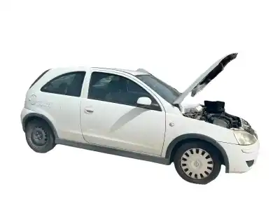 Veicolo di demolizione OPEL CORSA C CorsaVan dell'anno 2004 alimentato Z13DT