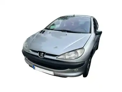 Veicolo di demolizione PEUGEOT 206 BERLINA 2.0 HDi CAT dell'anno 2001 alimentato RHY