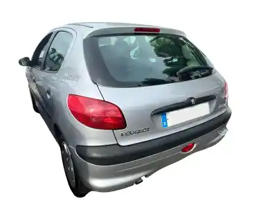 Veículo de Sucata peugeot 206 berlina 2.0 hdi cat do ano 2001 alimentado rhy