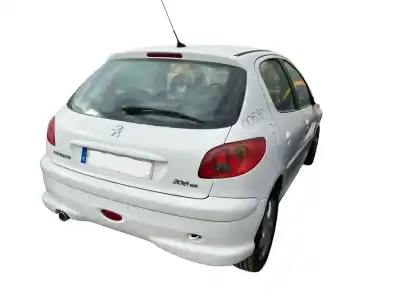 Sloopvoertuig peugeot 206 berlina xs van het jaar 2005 aangedreven nfu