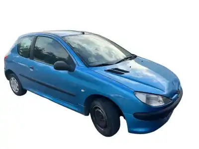 Veicolo di demolizione PEUGEOT 206 BERLINA XLINE 1.4 dell'anno 2001 alimentato KFW