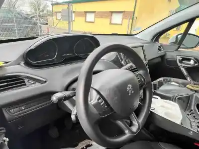 Veículo de Sucata peugeot 208 1.2 12v vti do ano 2013 alimentado hm01