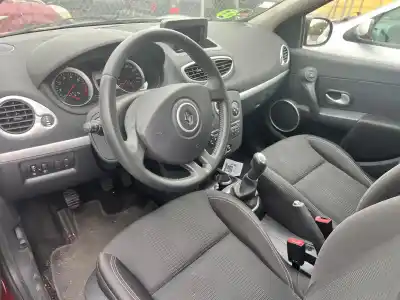 Здавання транспортного засобу renault clio iii exception року 2006 потужний d4fd740