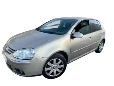 Véhicule à la ferraille VOLKSWAGEN GOLF V BERLINA (1K1)  de l'année 2004 alimenté BKC