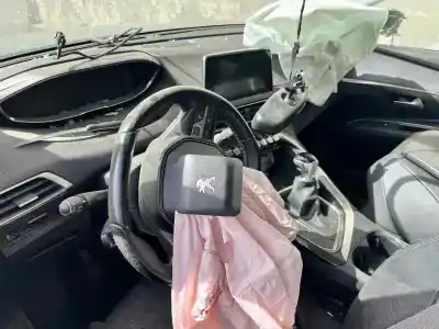 Veicolo di demolizione peugeot 5008 1.2 12v e-thp dell'anno 2019 alimentato hns