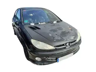 Veicolo di demolizione PEUGEOT 206 BERLINA  dell'anno 2006 alimentato KFU