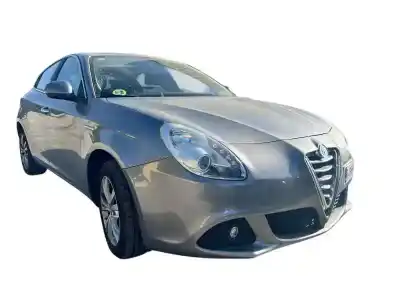 Veicolo di demolizione ALFA ROMEO GIULIETTA (191)  dell'anno 2012 alimentato 