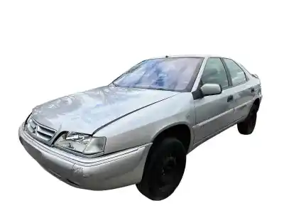 Véhicule à la ferraille CITROEN XANTIA BERLINA  de l'année 2000 alimenté RHZ