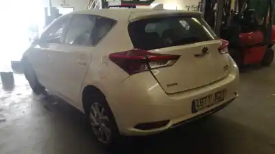 Здавання транспортного засобу toyota auris (e18) 2zr року 2015 потужний 2zr