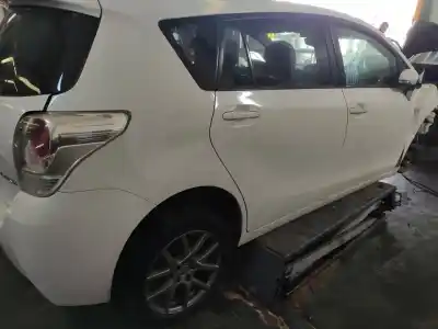 Sloopvoertuig toyota verso (aur2/zgr2) 1ad van het jaar 2013 aangedreven 1ad