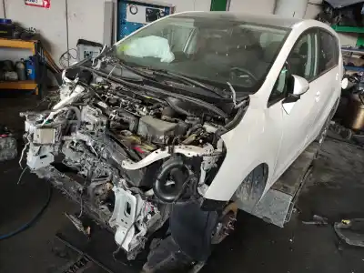 Sloopvoertuig toyota verso (aur2/zgr2) 1ad van het jaar 2013 aangedreven 1ad