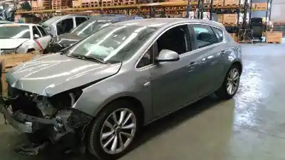 Veicolo di demolizione opel astra j berlina 5p d-a17dtr dell'anno 2010 alimentato a17dtr