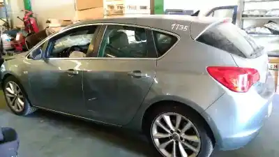 Veicolo di demolizione opel astra j berlina 5p d-a17dtr dell'anno 2010 alimentato a17dtr