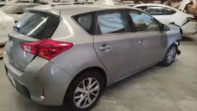 Здавання транспортного засобу toyota auris (e18) 1nd року 2014 потужний 1nd