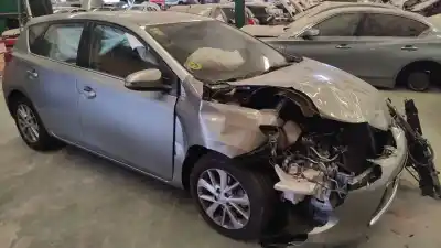 Здавання транспортного засобу toyota auris (e18) 1nd року 2014 потужний 1nd