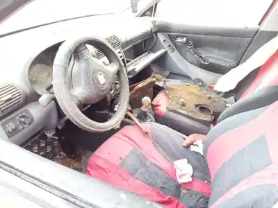 Véhicule à la ferraille seat leon (1m1) signo de l'année 2000 alimenté asv