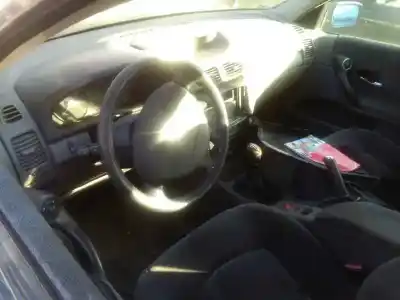 Sloopvoertuig renault laguna ii (bg0) authentique van het jaar 2002 aangedreven f9qc7