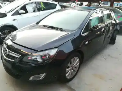Veículo de Sucata OPEL ASTRA J LIM. Cosmo do ano 2012 alimentado A17DTE