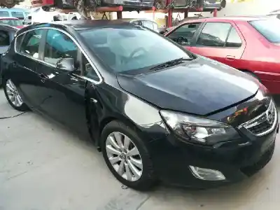 Veículo de Sucata opel astra j lim. cosmo do ano 2012 alimentado a17dte