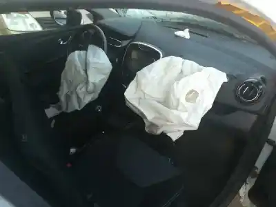 Veículo de Sucata renault clio iv limited do ano 2013 alimentado k9kb6