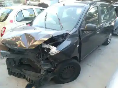 Veicolo di demolizione DACIA LODGY Laureate dell'anno 2014 alimentato 