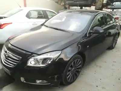 Sloopvoertuig OPEL INSIGNIA BERLINA Cosmo van het jaar 2010 aangedreven A20DTH