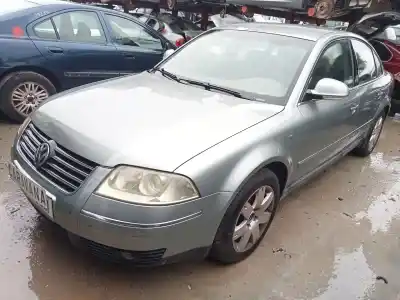 Sloopvoertuig VOLKSWAGEN PASSAT BERLINA (3B3) Advance van het jaar 2004 aangedreven AVF