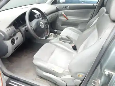 Veículo de Sucata volkswagen passat berlina (3b3) advance do ano 2004 alimentado avf