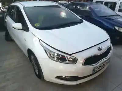 Sloopvoertuig kia ceed drive 110 cv / 81 kw van het jaar 2014 aangedreven d4fb