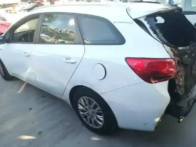 Sloopvoertuig kia ceed drive 110 cv / 81 kw van het jaar 2014 aangedreven d4fb