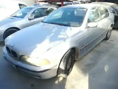 Sloopvoertuig bmw serie 5 berlina (e39) 525tds van het jaar 1999 aangedreven 256t1
