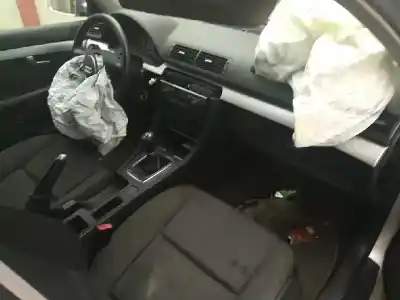 Veículo de Sucata audi a4 b6 (8e2) 2.0 do ano 2001 alimentado alt