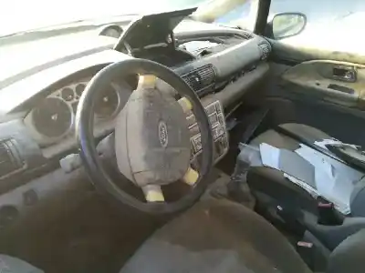 Veículo de Sucata ford galaxy (vy) ambiente do ano 2001 alimentado auy