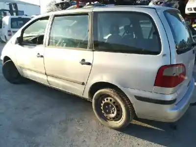 Veículo de Sucata ford galaxy (vy) ambiente do ano 2001 alimentado auy