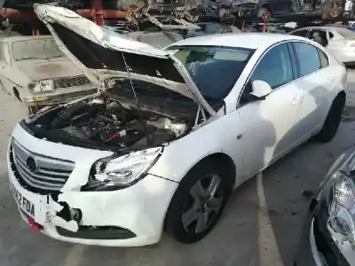 Sloopvoertuig OPEL INSIGNIA BERLINA Edition van het jaar 2010 aangedreven A20DTH