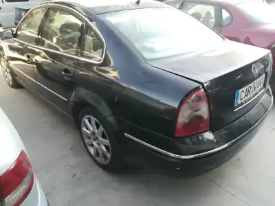 Veículo de Sucata volkswagen passat berlina (3b3) advance do ano 2001 alimentado avf