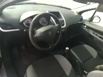 Vehicul casat peugeot 207 confort al anului 2006 alimentat 9hx