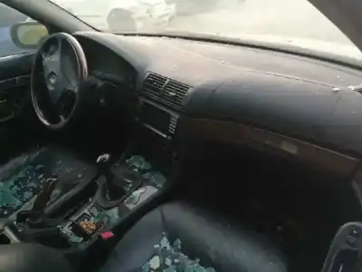 Veículo de Sucata bmw serie 5 berlina (e39) 525d do ano 2002 alimentado 256d1