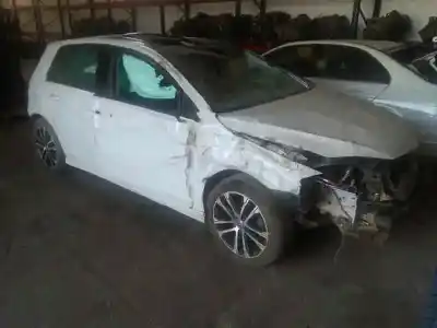 Veículo de Sucata volkswagen golf vii lim. sport bluemotion tech. do ano 2015 alimentado cxxb