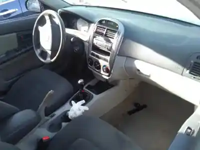 Veículo de Sucata kia cerato 2.0 ex crdi berlina do ano 2005 alimentado d4ea