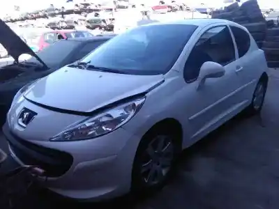 Veicolo di demolizione PEUGEOT 207 Confort dell'anno 2006 alimentato 9HX