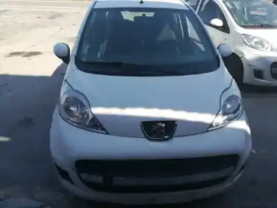 Veículo de Sucata PEUGEOT 107 (PM_, PN_) 1.4 HDI do ano 2001 alimentado 8HT