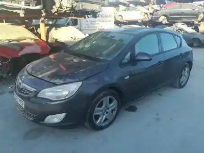 Veículo de Sucata OPEL ASTRA J LIM. Cosmo do ano 2011 alimentado A17DTR