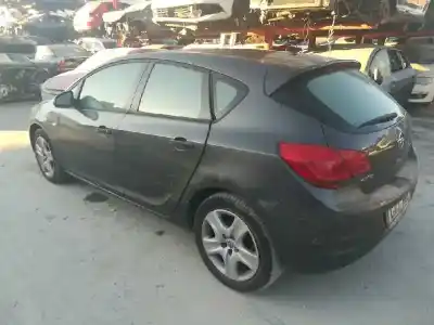 Veículo de Sucata opel astra j lim. cosmo do ano 2011 alimentado a17dtr