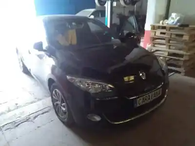 Sloopvoertuig RENAULT MEGANE III BERLINA 5 P BOSE Edition van het jaar 2013 aangedreven K9KA6